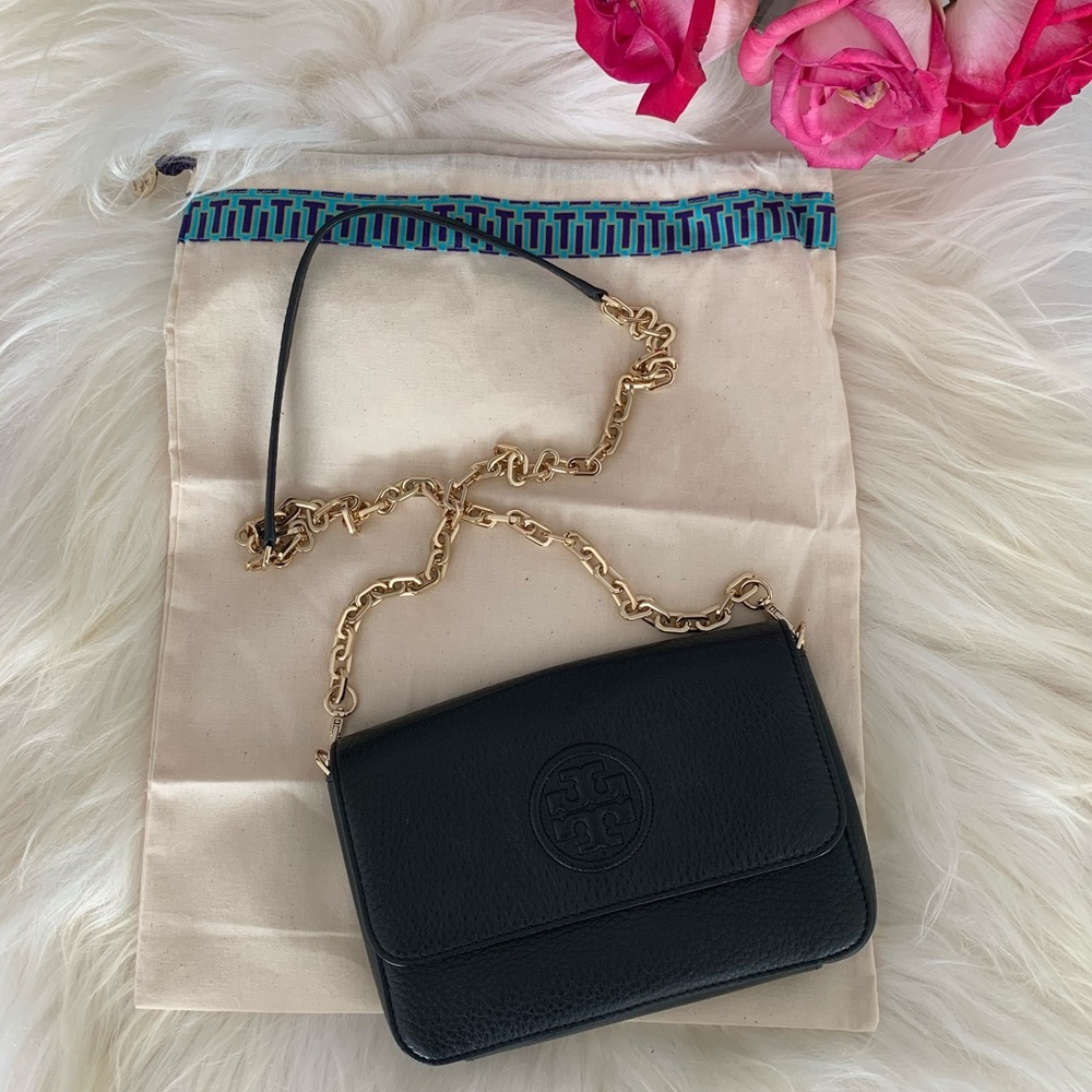 Tory Burch Mini Bag, Cross Body. Black leather.